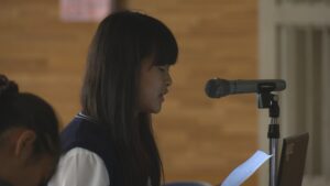 岩津高2年鈴木彩華さん　海外研修の成果を報告　