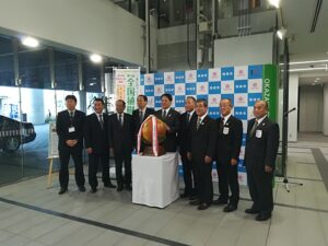 全国植樹祭記念事業　木製地球儀リレー