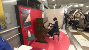 ストリートピアノオープニングセレモニー開催