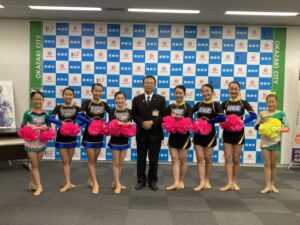 チアリーディングとダンスの大会での優秀な成績を報告
