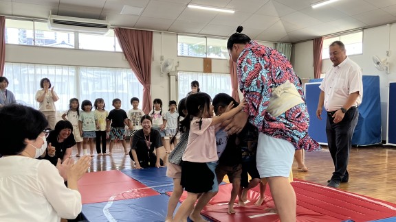 呼和浩特市出身荒汐部屋大青山関との交流イベント