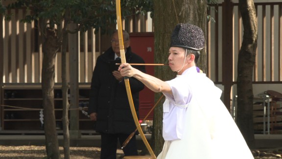 一年の豊凶を占う武者的神事