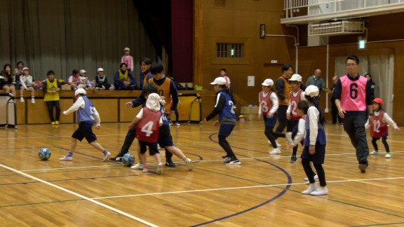 ＦＣマルヤス岡崎と岡崎聾学校児童 交流会　　