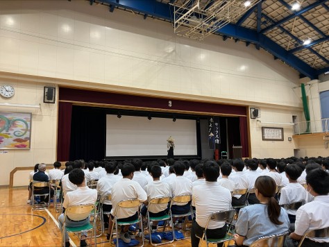 サックス侍を講師に招いた教育講演会 行われる