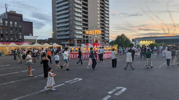 盆踊りイベント 行われる
