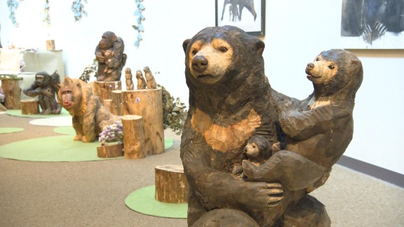 「はしもとみお木彫展 いきものたちとの旅」開催中